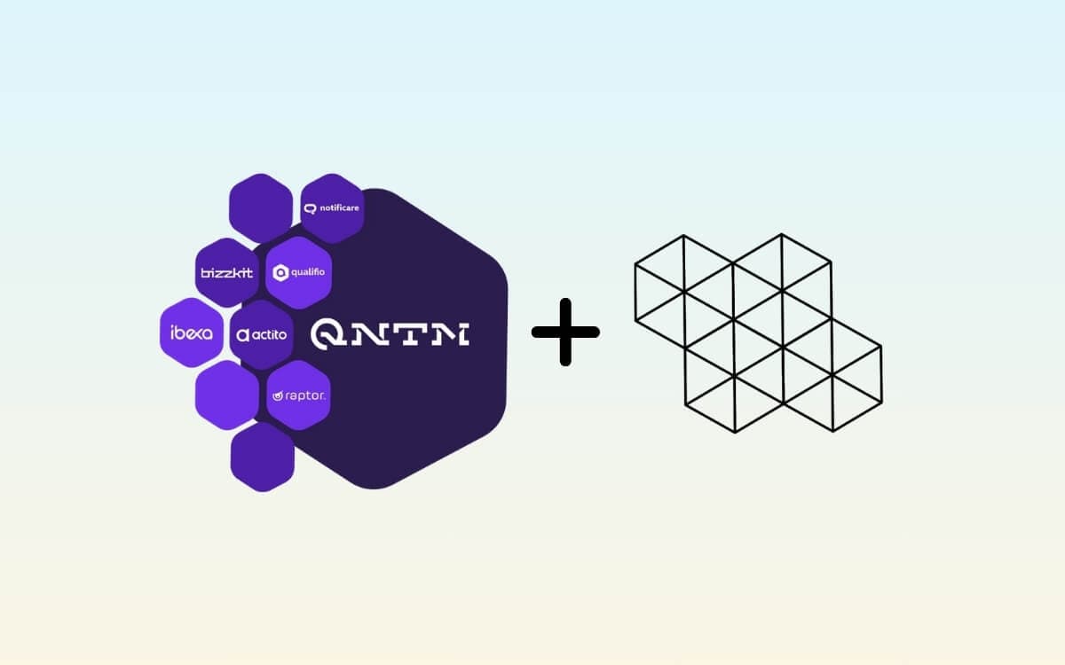 Logos de QNTM Group e Infinitum Digital destacando su nueva alianza estratégica para impulsar soluciones digitales líderes.